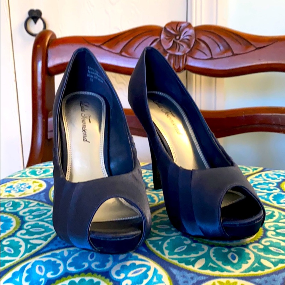 Lulu Townsend Pumps